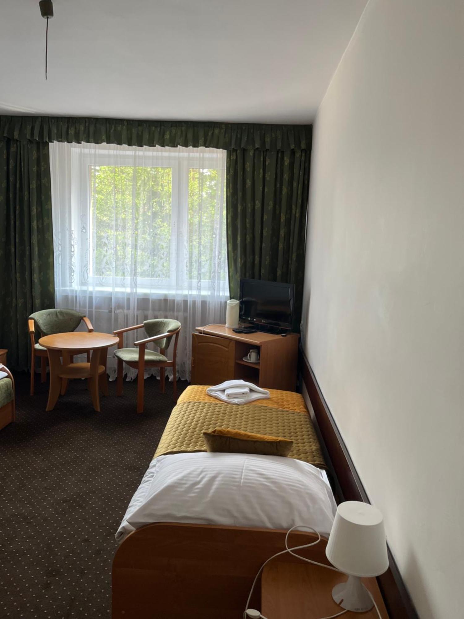 Rewita Waplewo Hotel Maroz Luaran gambar